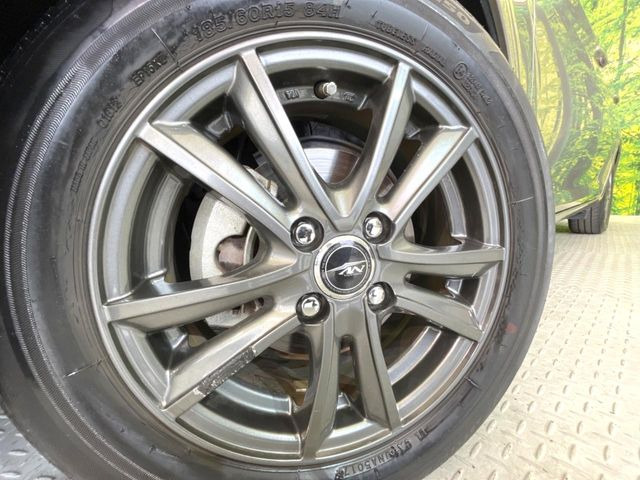 �y�A���~�z�C�[���z�O�ςɃ}�b�`�����A���~�z�C�[���𑕒����Ă���܂��B�e��A���~�z�C�[����A�X�^�b�h���X�^�C�����戵�����Ă���܂��B���񂲑��k����������