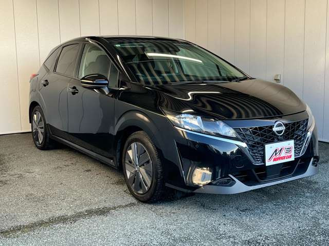 ���ʎԂ́u�T�[�r�X�J�[�G���Y �{�X�v�A�y�����Ԃ́u�T�[�r�X�J�[�G���Y �����X�v���炨�T�������܂��B