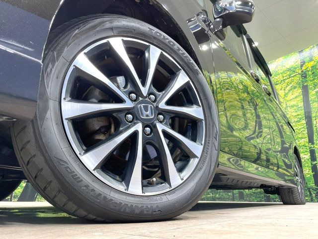 �y����17�C���`�A���~�z�C�[���z�O�ςɃ}�b�`���������A���~�z�C�[���𑕒����Ă���܂��B�e��ЊO�A���~�z�C�[����A�X�^�b�h���X�^�C�����戵�����Ă���܂��B���񂲑��k����������