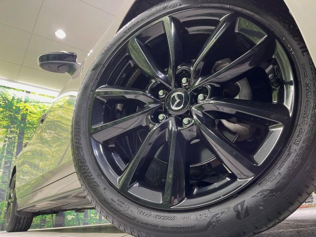 �y����18�C���`�A���~�z�C�[���z�O�ςɃ}�b�`���������A���~�z�C�[���𑕒����Ă���܂��B�e��ЊO�A���~�z�C�[����A�X�^�b�h���X�^�C�����戵�����Ă���܂��B���񂲑��k����������