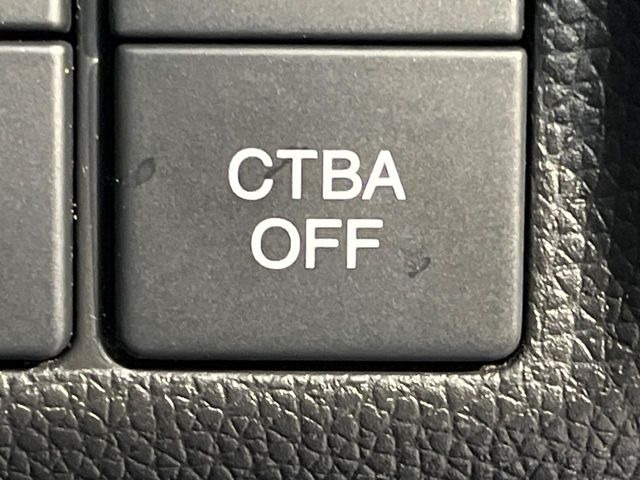 �y�V�e�B�u���[�L�A�N�e�B�u�V�X�e���z�ᑬ���s���ɑO���̎ԗ�����F�����A�Փ˂������Ȏ��͌x��ƃu���[�L�ŏՓˉ���Ɣ�Q�y�����A�V�X�g�B�����S�Ƀh���C�u�����y���݂��������܂��B