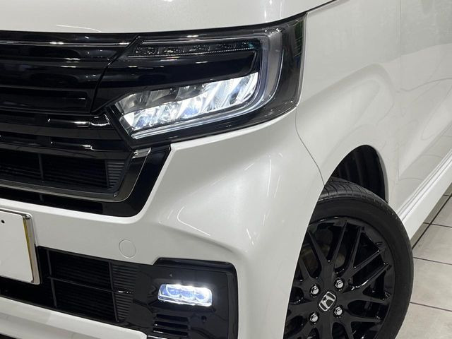 �yLED�w�b�h���C�g�z���V����ԑ��s�����ǍD�Ȏ��E���m�ۂ����S���ĉ^�]�ł��鍂�P�xLED�w�b�h���C�g�𑕔�!�_�����x�������A����d�͂��}�����Ă��܂��B