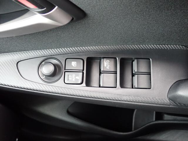 �d���i�[���h�A�~���[�E�p���[�E�B���h�E�������Ă��܂��B