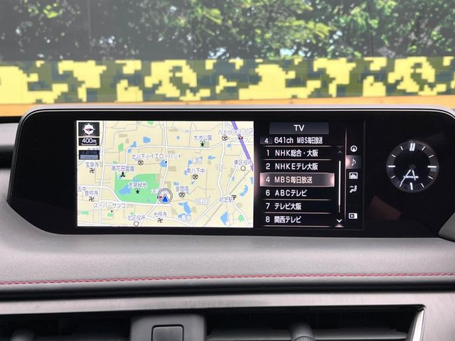 【10.3インチワイドナビ】高級感とインパクトのある大型ワイドナビを装備。各種オーディオ操作はもちろん、横長ワイド画面でのマップ2分割表示など、利便性も高いナビです♪