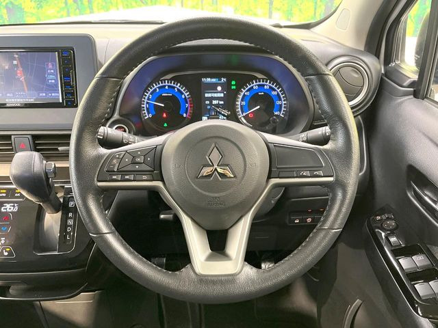 �y�����v�����X�e�A�����O�z�㎿�Ȋv���g�p���邱�ƂŁA��ɂ����������݂ƂĂ��^�]���₷���n���h���ł���