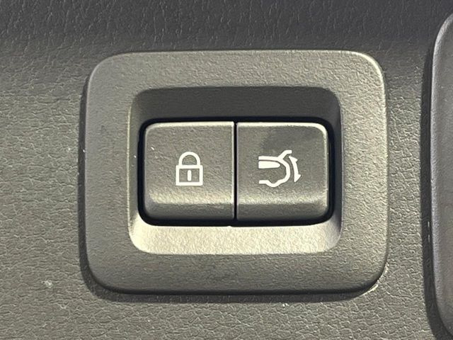 �y�p���[�o�b�N�h�A�z�X�}�[�g�L�[��^�]�Ȃ̃{�^�������������Ń��A�Q�[�g�������ŊJ���܂�!�ו��������Ă��鎞��A�����ʒu�ɂ���o�b�N�h�A��߂�ۂɕ֗��ȋ@�\�ł���