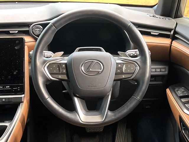 �y�����v�����X�e�A�����O�z�㎿�Ȋv���g�p���邱�ƂŁA��ɂ����������݂ƂĂ��^�]���₷���n���h���ł���