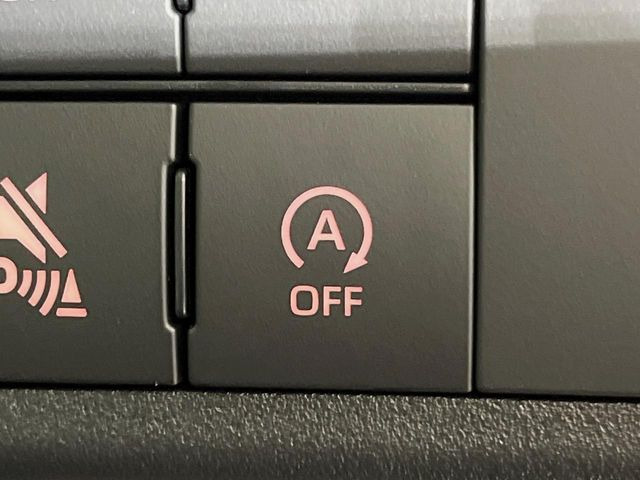 �y�A�C�h�����O�X�g�b�v�z�ԐM����a�؂Œ�Ԃ����ۂɃG���W�����~���A���ʂȔR���̏����}���܂��B�R��������ی�ɂȂ���@�\��G���W���̓u���[�L�𗣂��΍Ďn�����܂��B