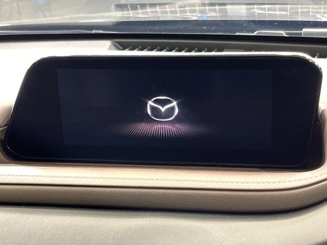 �y8.8�C���`�}�c�_�R�l�N�g�z�ԓ��̕��͋C�Ƀ}�b�`������^�̃f�B�X�v���C�B�X�}�z�ڑ��ł̃i�r�g�p��Bluetooth�Đ����A�l�X�ȋ@�\���y���߂܂��B�����I�ȃ_�C�������삪�\�ŁA�g��������ǍD�ł��B