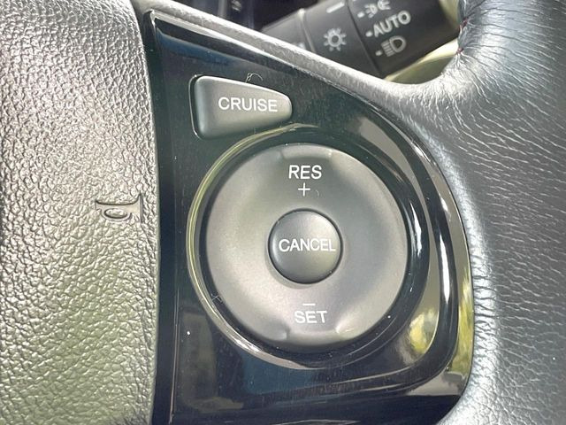 �y�N���[�Y�R���g���[���z�������H�����N���N���s�B�A�N�Z���𗣂��Ă���葬�x�ő��s���ł��A�������^�]���̕��S���y��!�����E�������ȒP�ȃX�C�b�`����Œ����ł��܂��B