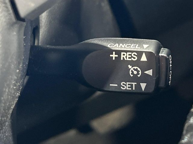 �y�N���[�Y�R���g���[���z�������H�����N���N���s�B�A�N�Z���𗣂��Ă���葬�x�ő��s���ł��A�������^�]���̕��S���y��!�����E�������ȒP�ȃX�C�b�`����Œ����ł��܂��B