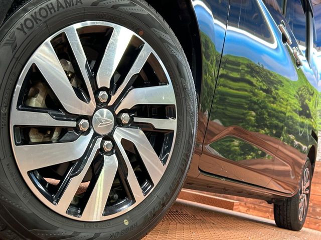 �y����14�C���`�A���~�z�C�[���z�O�ςɃ}�b�`���������A���~�z�C�[���𑕒����Ă���܂��B�e��ЊO�A���~�z�C�[����A�X�^�b�h���X�^�C�����戵�����Ă���܂��B���񂲑��k����������