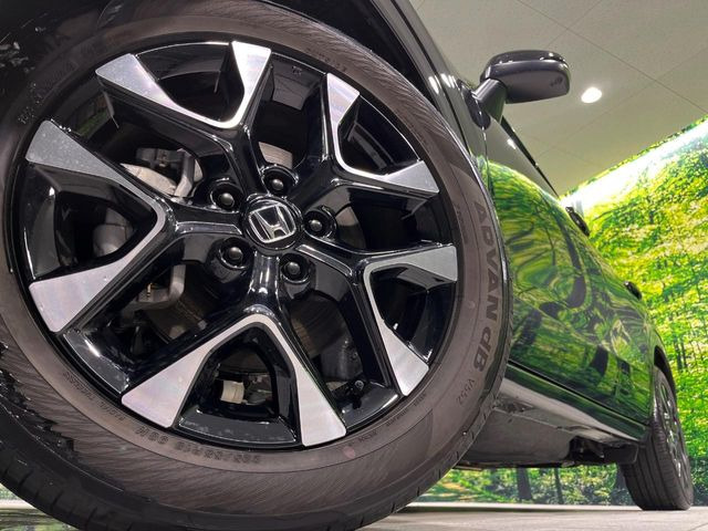 �y����18�C���`�A���~�z�C�[���z�O�ςɃ}�b�`���������A���~�z�C�[���𑕒����Ă���܂��B�e��ЊO�A���~�z�C�[����A�X�^�b�h���X�^�C�����戵�����Ă���܂��B���񂲑��k����������