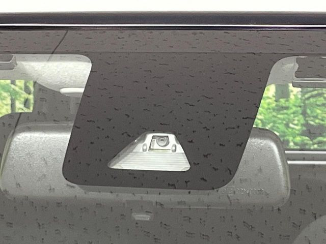 �y�X�}�[�g�A�V�X�g�z���s���ɑO���̎ԗ�����F�����A�Փ˂������Ȏ��͌x��ƃu���[�L�ŏՓˉ���Ɣ�Q�y�����A�V�X�g�B�����S�Ƀh���C�u�����y���݂��������܂��B