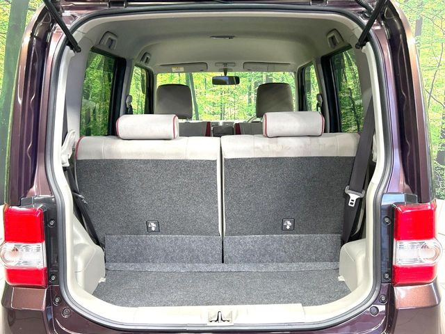 ���i�̂���������ʋ΁A���}���ɏ\���ȉ׎��X�y�[�X���m�ۂ��Ă���܂��B�Z�J���h�V�[�g��|���ƁA�傫�ȉו��̐ύڂ��\�ł���