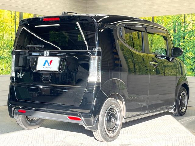 ��D�]�𒸂��Ă���܂��{�f�B�̒e�X�v���b�V���R�[�g���D�]��t���B�ʏ�̃K���X�R�[�g�ƈقȂ�A�ϋv�N��6�N�̖��@���K���X�R�[�e�B���O���A�{�f�B���L���C�ȏ�Ԃɕۂ��Ă���܂��B