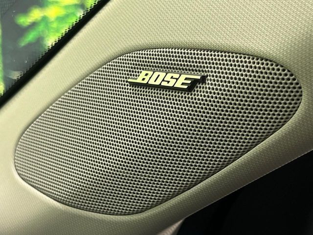 �yBOSE�T�E���h�V�X�e���z���[�J�[�I�v�V�����̍��i�ʃT�E���h�V�X�e���𓋍ځB��p�̃`���[�j���O���{���ꂽ�召�l�X�ȃX�s�[�J�[����ǎ��ȃT�E���h���t�ł��A�Տꊴ���ӂ�鉹����Ԃ����o���܂��B