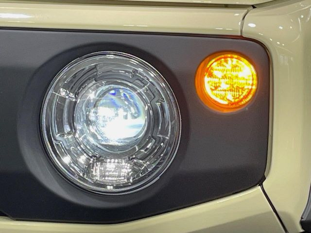 �yLED�w�b�h���C�g�z���V����ԑ��s�����ǍD�Ȏ��E���m�ۂ����S���ĉ^�]�ł��鍂�P�xLED�w�b�h���C�g�𑕔�!�_�����x�������A����d�͂��}�����Ă��܂��B