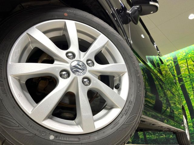 �y����14�C���`�A���~�z�C�[���z�O�ςɃ}�b�`���������A���~�z�C�[���𑕒����Ă���܂��B�e��ЊO�A���~�z�C�[����A�X�^�b�h���X�^�C�����戵�����Ă���܂��B���񂲑��k����������