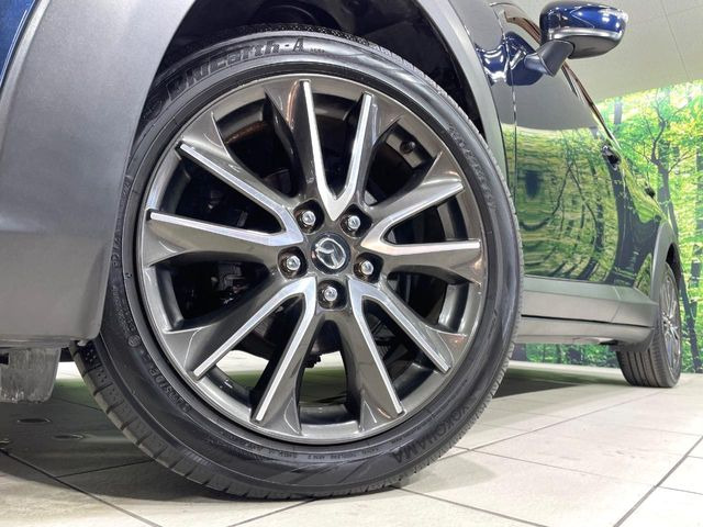 �y����18�C���`�A���~�z�C�[���z�O�ςɃ}�b�`���������A���~�z�C�[���𑕒����Ă���܂��B�e��ЊO�A���~�z�C�[����A�X�^�b�h���X�^�C�����戵�����Ă���܂��B���񂲑��k����������