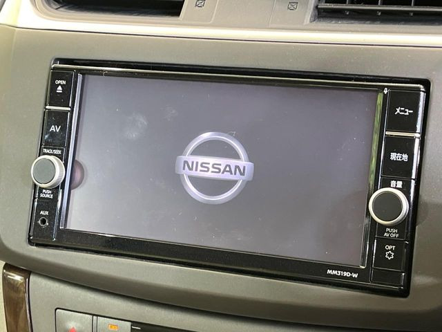 �y�����i�r�z�l�C�̏����i�r�𑕔����Ă���܂��B�i�r�̎g���₷���͂������A�I�[�f�B�I�@�\���[��!�L�����v�◷�s�͂������A�ʋ΂┃�����ȂǕ��i�̃h���C�u���y�����Ȃ�͂���