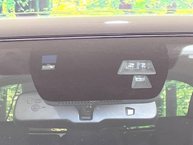 �y�X�}�[�g�u���[�L�T�|�[�g�z���s���ɑO���̎ԗ�����F�����A�Փ˂������Ȏ��͌x��ƃu���[�L�ŏՓˉ���Ɣ�Q�y�����A�V�X�g�B�����S�Ƀh���C�u�����y���݂��������܂��B