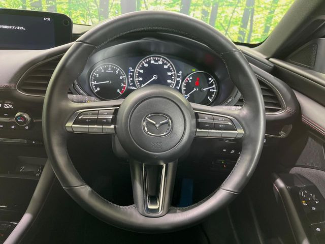 �y�����v�����X�e�A�����O�z�㎿�Ȋv���g�p���邱�ƂŁA��ɂ����������݂ƂĂ��^�]���₷���n���h���ł���