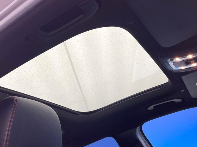 ���p�m���~�b�N�X���C�f�B���O���[�t::�唗�͂̃p�m���}���[�t�́A�㕔���Ȃɂ܂ő����Ă���A�J���I�ȋ�Ԃ����y���݂��������܂��B