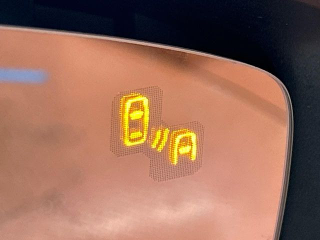 �y�u���C���h�X�|�b�g���j�^�����O�z���s���A�h�A�~���[�̎��p�ɂȂ�₷���ӏ��Ɍ㑱�Ԃ��ڋ߂���ƃT�C�h�~���[�t�߂Ɍx����\���A�h���C�o�[�ɒ��ӊ��N�����Ă���܂��B