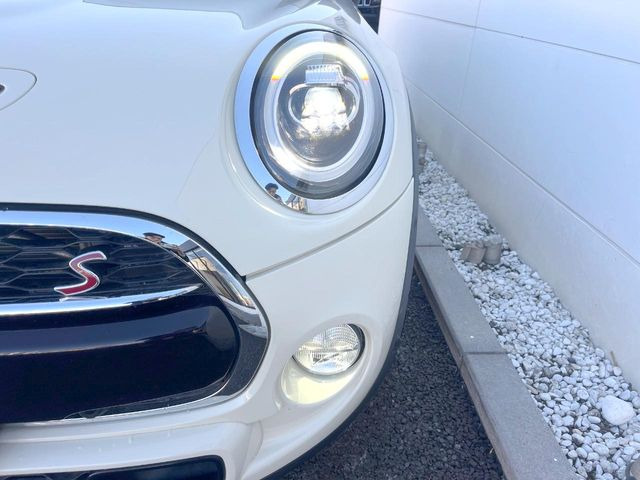 ��LED�w�b�h���C�g:��ԑ��s�����ǍD�Ȏ��E���m�ۂ����S���ĉ^�]�ł��鍂�P�xLED�w�b�h���C�g�𑕔�!�_�����x�������A����d�͂��}�����Ă��܂��B