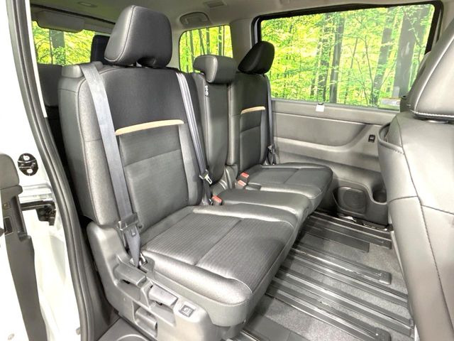 ���i���ȃI���W�i���t���A�}�b�g���I�v�V�����ɂĂ��p�ӂ��Ă���܂��B���D���ȃf�U�C����J���[�����Ԃɍ��킹�đI��ł����������Ƃ��ł��܂���