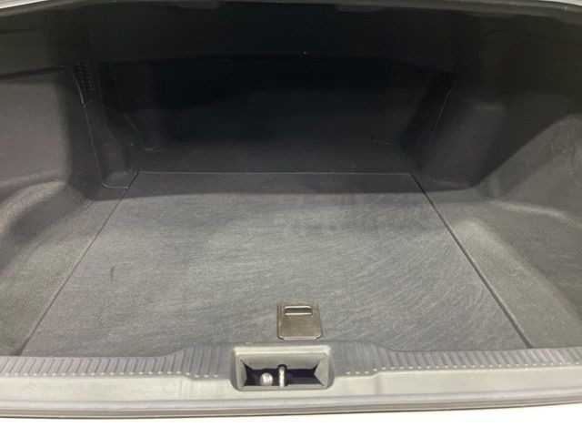 ���i�̂���������ʋ΁A���}���ɏ\���ȉ׎��X�y�[�X���m�ۂ��Ă���܂��B