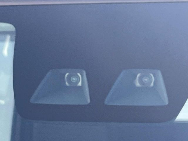 �y�X�}�[�g�A�V�X�g�z���s���ɑO���̎ԗ�����F�����A�Փ˂������Ȏ��͌x��ƃu���[�L�ŏՓˉ���Ɣ�Q�y�����A�V�X�g�B�����S�Ƀh���C�u�����y���݂��������܂��B