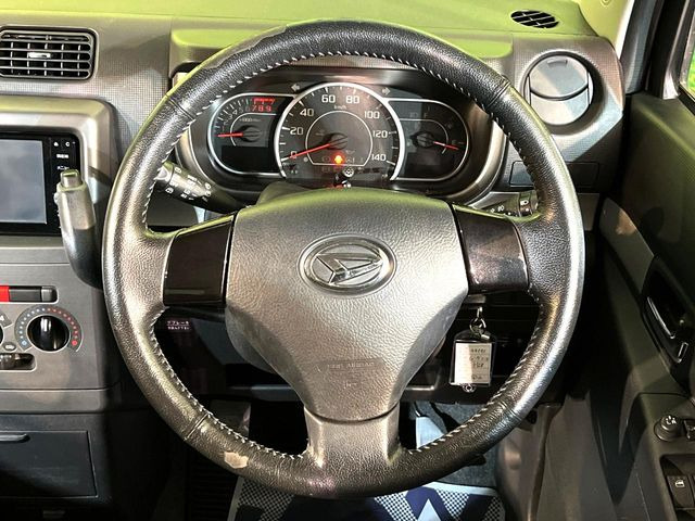 �y�����v�����X�e�A�����O�z�㎿�Ȋv���g�p���邱�ƂŁA��ɂ����������݂ƂĂ��^�]���₷���n���h���ł���