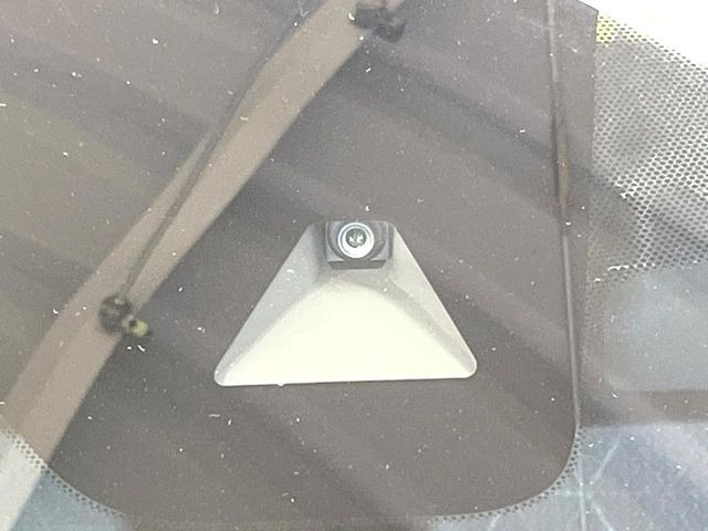 �y�O�He-Assist�z���s���ɑO���̎ԗ�����F�����A�Փ˂������Ȏ��͌x��ƃu���[�L�ŏՓˉ���Ɣ�Q�y�����A�V�X�g�B�����S�Ƀh���C�u�����y���݂��������܂��B