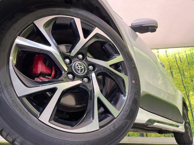 �y����18�C���`�A���~�z�C�[���z�O�ςɃ}�b�`���������A���~�z�C�[���𑕒����Ă���܂��B�e��ЊO�A���~�z�C�[����A�X�^�b�h���X�^�C�����戵�����Ă���܂��B���񂲑��k����������