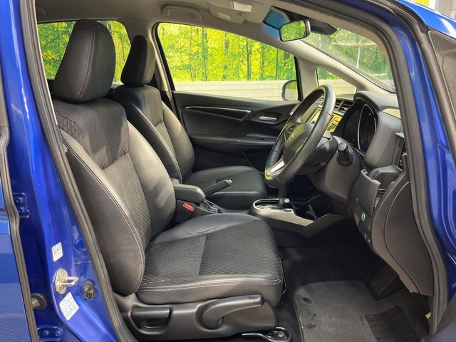 �y�n�[�t���U�[�V�[�g�z�������ƍ���S�n�𗼗������l�C�̃V�[�g���w�ʁE���ʂ̓X�G�[�h���ƂȂ��Ă���A���G��⊊��ɂ����ɗD��Ă��܂��B�C���╞���ɍ��E���ꂸ���K�ɂ���肢�������܂��B