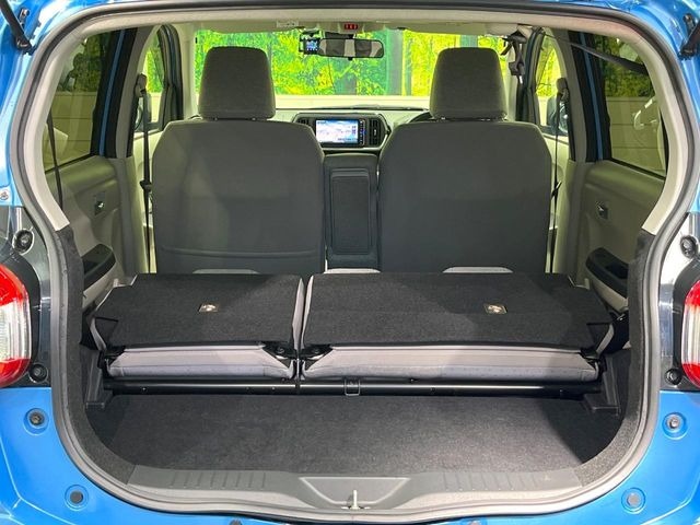 ���i�̂���������ʋ΁A���}���ɏ\���ȉ׎��X�y�[�X���m�ۂ��Ă���܂��B�Z�J���h�V�[�g��|���ƁA�傫�ȉו��̐ύڂ��\�ł���