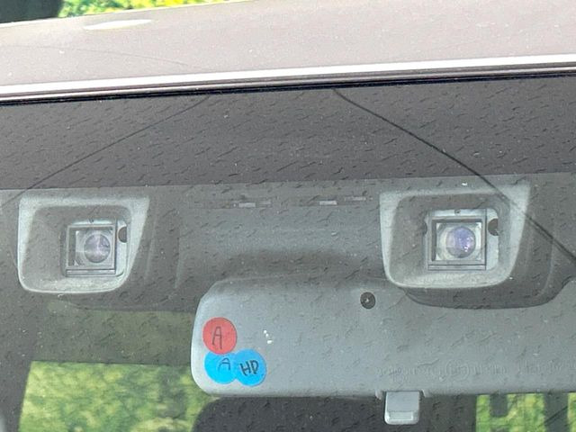 �y�X�Y�L �f���A���J�����u���[�L�T�|�[�g�z���s���ɑO���̎ԗ�����F�����A�Փ˂������Ȏ��͌x��ƃu���[�L�ŏՓˉ���Ɣ�Q�y�����A�V�X�g�B�����S�Ƀh���C�u�����y���݂��������܂��B