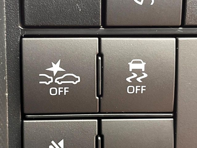 �y�X�}�[�g�A�V�X�g�z���s���ɑO���̎ԗ�����F�����A�Փ˂������Ȏ��͌x��ƃu���[�L�ŏՓˉ���Ɣ�Q�y�����A�V�X�g�B�����S�Ƀh���C�u�����y���݂��������܂��B