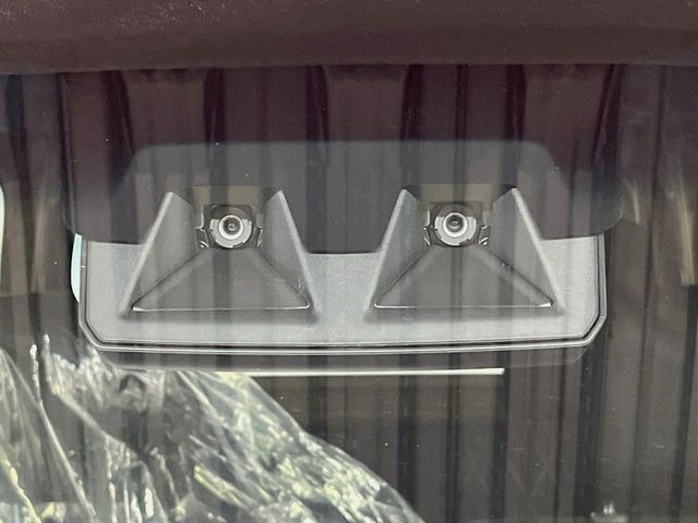 �y�X�}�[�g�A�V�X�g�z���s���ɑO���̎ԗ�����F�����A�Փ˂������Ȏ��͌x��ƃu���[�L�ŏՓˉ���Ɣ�Q�y�����A�V�X�g�B�����S�Ƀh���C�u�����y���݂��������܂��B