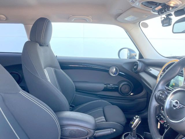 ���V�[�g�̎g�p��:�j��E�ւ�������Ȃ��A�����̒ʂ肫�ꂢ�ȏ�Ԃ��ێ����Ă���܂��B�܂��A�����N���[�j���O�E�R�[�e�B���O�����p�����������܂��B