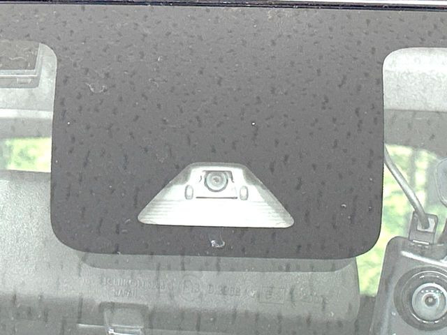 �y�X�}�[�g�A�V�X�g�z���s���ɑO���̎ԗ�����F�����A�Փ˂������Ȏ��͌x��ƃu���[�L�ŏՓˉ���Ɣ�Q�y�����A�V�X�g�B�����S�Ƀh���C�u�����y���݂��������܂��B