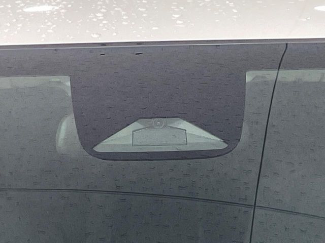 �y�z���_�Z���V���O�z���s���ɑO���̎ԗ�����F�����A�Փ˂������Ȏ��͌x��ƃu���[�L�ŏՓˉ���Ɣ�Q�y�����A�V�X�g�B�����S�Ƀh���C�u�����y���݂��������܂��B