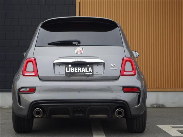 アバルト595ツーリズモ