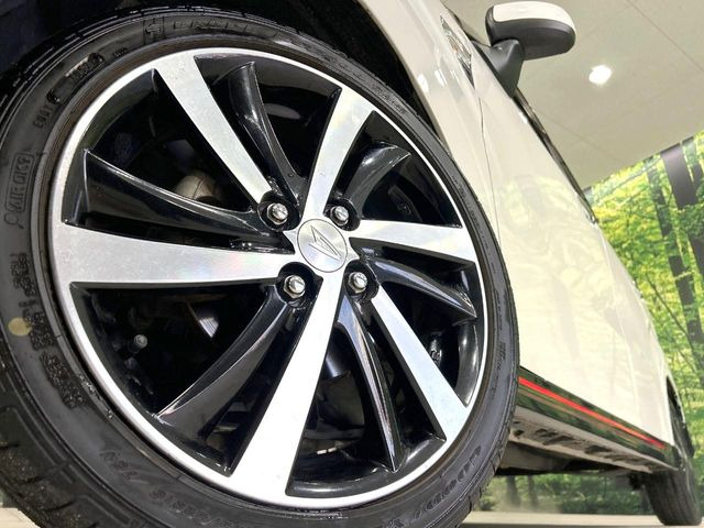 �y����16�C���`�A���~�z�C�[���z�O�ςɃ}�b�`���������A���~�z�C�[���𑕒����Ă���܂��B�e��ЊO�A���~�z�C�[����A�X�^�b�h���X�^�C�����戵�����Ă���܂��B���񂲑��k����������