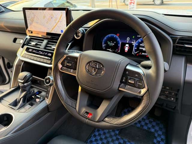 �n���h���q�[�^�[�E�X�e�A�����O�����R���E�E�b�h�R���r�n���h���B