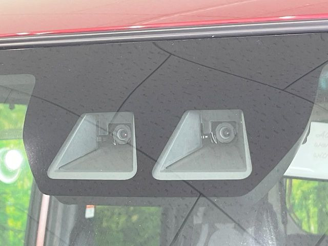 �y�X�}�[�g�A�V�X�g�z���s���ɑO���̎ԗ�����F�����A�Փ˂������Ȏ��͌x��ƃu���[�L�ŏՓˉ���Ɣ�Q�y�����A�V�X�g�B�����S�Ƀh���C�u�����y���݂��������܂��B