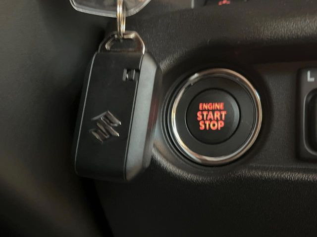 �y�L�[���X�X�^�[�g�V�X�e���z�J�o����|�P�b�g�ɓ��ꂽ�܂܂ł��h�A�̎{���E�������\�ȃX�}�[�g�L�[�𑕔��B�G���W���̃I���E�I�t�����J�M�����o���K�v����������Ƃ��Ă��֗��ł���