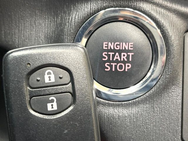 �y�X�}�[�g�L�[�z�J�o����|�P�b�g�ɓ��ꂽ�܂܂ł��h�A�̎{���E�������\�ȃX�}�[�g�L�[�𑕔��B�G���W���̃I���E�I�t�����J�M�����o���K�v����������Ƃ��Ă��֗��ł���